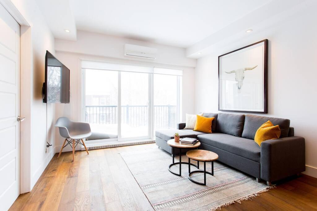 Sleek Condo In The Heart Of Little Italy By Den Stays Montréal Eksteriør bilde