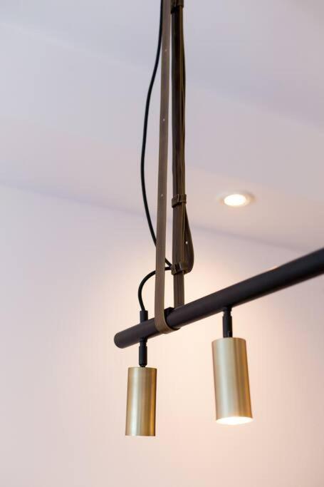 Sleek Condo In The Heart Of Little Italy By Den Stays Montréal Eksteriør bilde