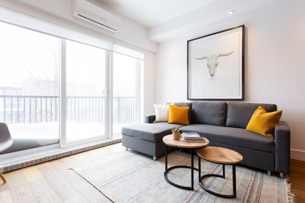 Sleek Condo In The Heart Of Little Italy By Den Stays Montréal Eksteriør bilde